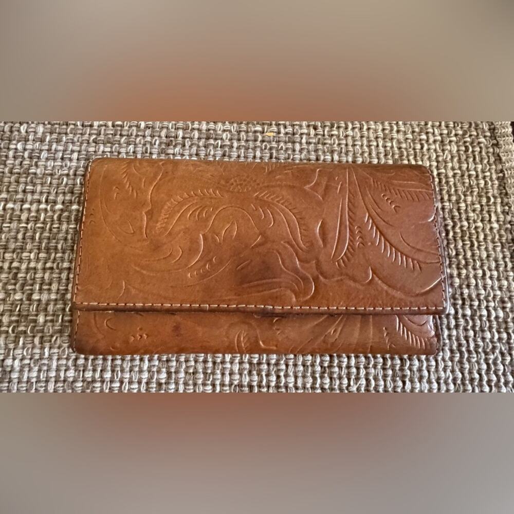 Patricia Nash Barcelona tooled leather wallet
